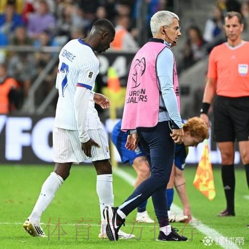 法国队医:巴黎队医一点也不专业,负责人就是一个诊所的主任 法国队医:巴黎队医一点也不专业,负责人就是一个诊所的主任